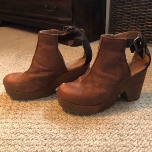 Free people Amber Orchard Clogs size 7.5